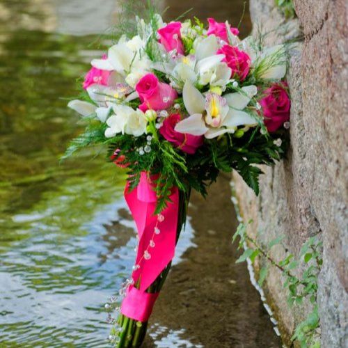 Ramo fucsia y blanco